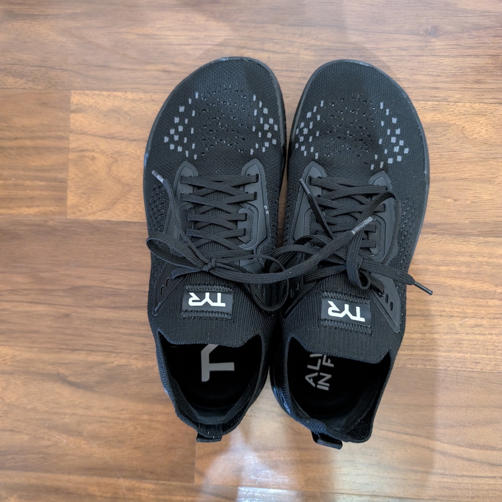 TYR Black Athletic Shoes 9M/7.5W